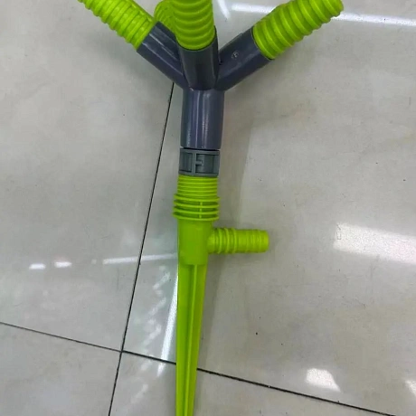 Разбрызгиватель "Green" на колышке 5 леек 29см. ДоброСад